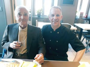 Charles Aznavour - restaurant époisses